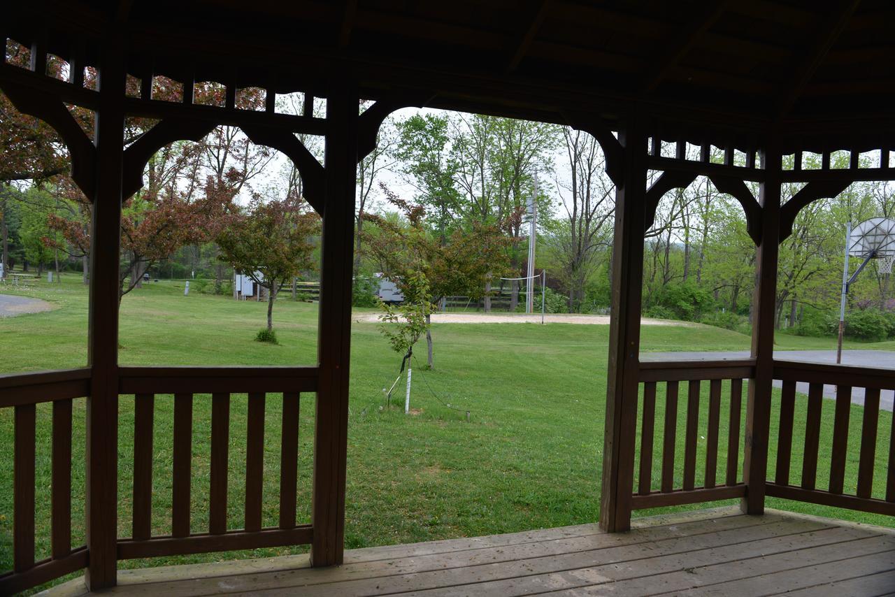Appalachian Camping Resort Park Model 2 Shartlesville Exterior photo